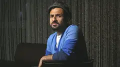 কমেডিয়ান এবং অভিনেতা বীর দাস।