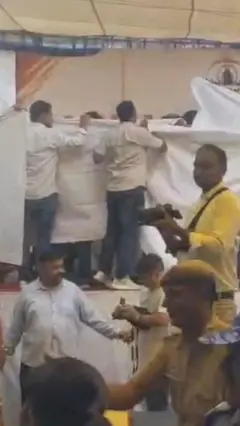 सोनम वांगचुक को पुलिस ने जंतर-मंतर से हटाया