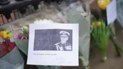 Цветы у Букингемского дворца