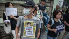 Biểu tình tiếp diễn ngay sau đối thoại công khai đầu tiên của Carrie Lam
