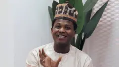Fitaccen mai amfani da TikTok, Abubakar Bello Isma'il wanda aka fi sani Abis Fulani, ya ce manhajar tamkar hatsin-bara ne, wanda ya hada kowa da kowa.