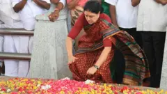 சசிகலா