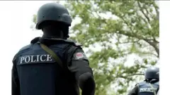 Ọlọpaa kan to duro