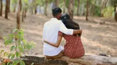 কিশোরদের ক্ষেত্রে 'সম্মতির' আইনি বয়স পুনর্বিবেচনার বিষয়ে আবার আলোচনা শুরু হয়েছে- প্রতীকী ছবি