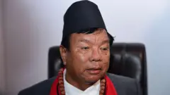 शिक्षामन्त्री महावीर पुन