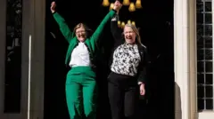 اعضای گروه حقوق زنان «برای زنان اسکاتلند» که این پرونده حقوقی را به دیوان عالی بریتانیا ارجاع دادند