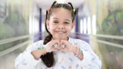 A menina Yasmin após a cirurgia