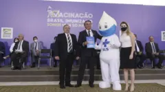 Eduardo Pazuello e Jair Bolsonaro