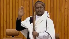 አቶ ሽመልስ አብዲሳ ቃለ መሐላ ሲፈጽሙ