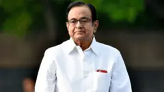दुईपटक भारतको अर्थमन्त्री भइसकेका चितम्बरम विपक्षी कङ्ग्रेस पार्टीका एकजना बरिष्ठ नेता हुन्।