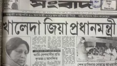 খালেদা জিয়া দেশের প্রথম নারী প্রধানমন্ত্রী, দৈনিক সংবাদের শিরোনাম