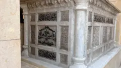 قبر الشاعر أحمد شوقي ضمن "مقبرة تحيا مصر للخالدين" - من الصفحة الرسمية لمحافظة القاهرة عبر فيسبوك