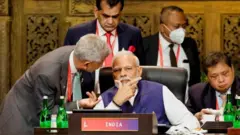नरेंद्र मोदी