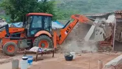 हरियाणा के नूंह में बुलडाज़र