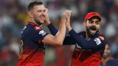 हेज़लवुड और विराट कोहली