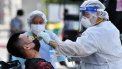 ตรวจโควิด