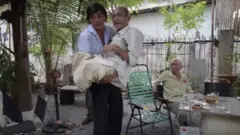 Một cảnh trong phim tài liệu của Andre Menras