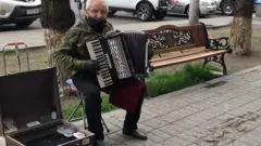Ulični svirač u glavnom gradu Jermenije