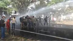 විරෝධතාවයට සම්බන්ධයක් නැති කොළඹ සරසවියේ සිසුන්ට කඳුළු ගෑස් වැදීම ගැන පොලීසිය 'සොරි' කියයි