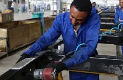 Wani mai aikin kafinta a Najeriya 