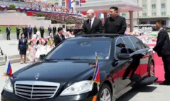 Putin na Kim mu modoka ya Mercedes Limo