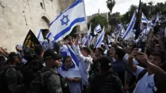 راهپیمایی روز پرچم