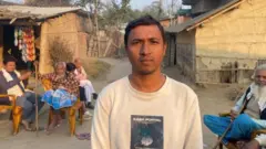 इसराफिल अंसारी ने कहा कि गांव में कोई सामंजस्य नहीं है