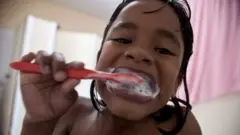 Ijapokuwa sio wengi wanavyojua hili, upigaji mswaki pia una mbinu zake.