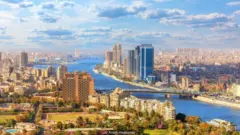 Thủ đô Cairo rộng lớn và sầm uất được thành lập năm 969TCN bên bờ sông Nile.