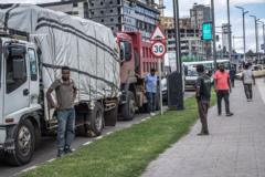 የተፈጠረውን የነዳጅ እጥረት ተከትሎ የመንግሥት ሠራተኞች የዓመት እረፍት እንዲወጡ እየተደረገ መሆኑን ለቢቢሲ ተናገሩ