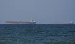 Buques petroleros y cargueros en el estrecho de Ormuz.