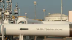 ২২০ কিলোমিটার তেল পাইপলাইন হয়েছে মহেশখালী থেকে চট্টগ্রাম পর্যন্ত