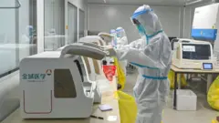 金域醫學工作人員
