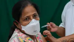 कोरोना लस