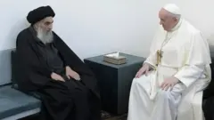تصویری از دیدار امروز آیت‌الله سیستانی و پاپ فرانسیس