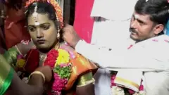 காதல் திருமணம் செய்துகொண்ட திருநங்கை - இளைஞர் இணை