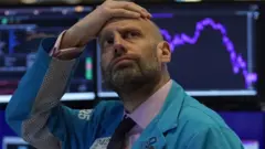 শেয়ার বাজারে এত বড় ধস সাম্প্রতিক বছরগুলোতে দেখা যায়নি।