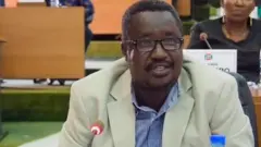 Fabien Banciryanino yamenyekanye cane aho yatanga ivyiyumviro binenga ubutegetsi bw'umuhisi Perezida Nkurunziza, yicaye mu nama nshingamateka