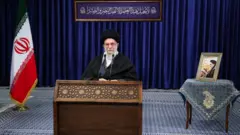 علی خامنه‌ای