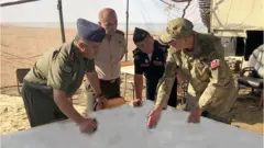 Азербайджанские и турецкие специалисты склонились над картой