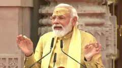 काशी में मोदी