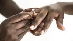 ንሰበይቱ ቃል ኪዳን ዝኣስር ስብኣይ