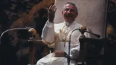 البابا المبتسم