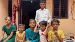 ইসলাম থেকে হিন্দু হয়ে যাওয়া পরিবারটি