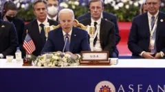 美國總統拜登出席第十屆東盟-美國峰會。這是11月12日在柬埔寨金邊舉行的第40屆和第41屆東南亞國家聯盟 (ASEAN) 峰會及相關峰會的一部分。