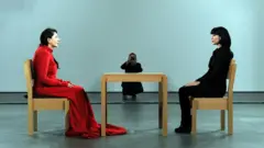 Марина Абрамович "Художник присутній"