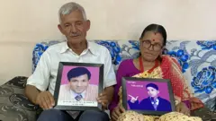 बेपत्ता दुई छोराका आमाबुवा
