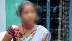 आरोपीची पत्नी