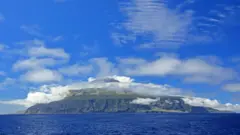 Pulau Tristan da Cunha dari ujung selatan.