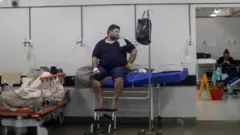 ኦክስጅን የተገጠመለት ግለሰብ